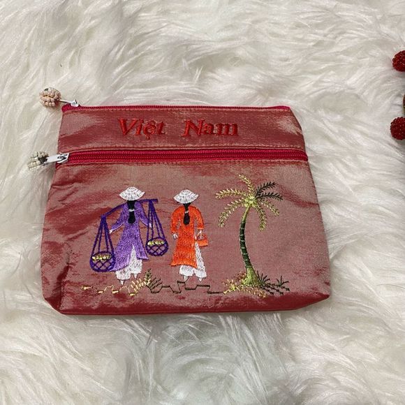 Handmade embroidered wallet - Picture 7 of 8